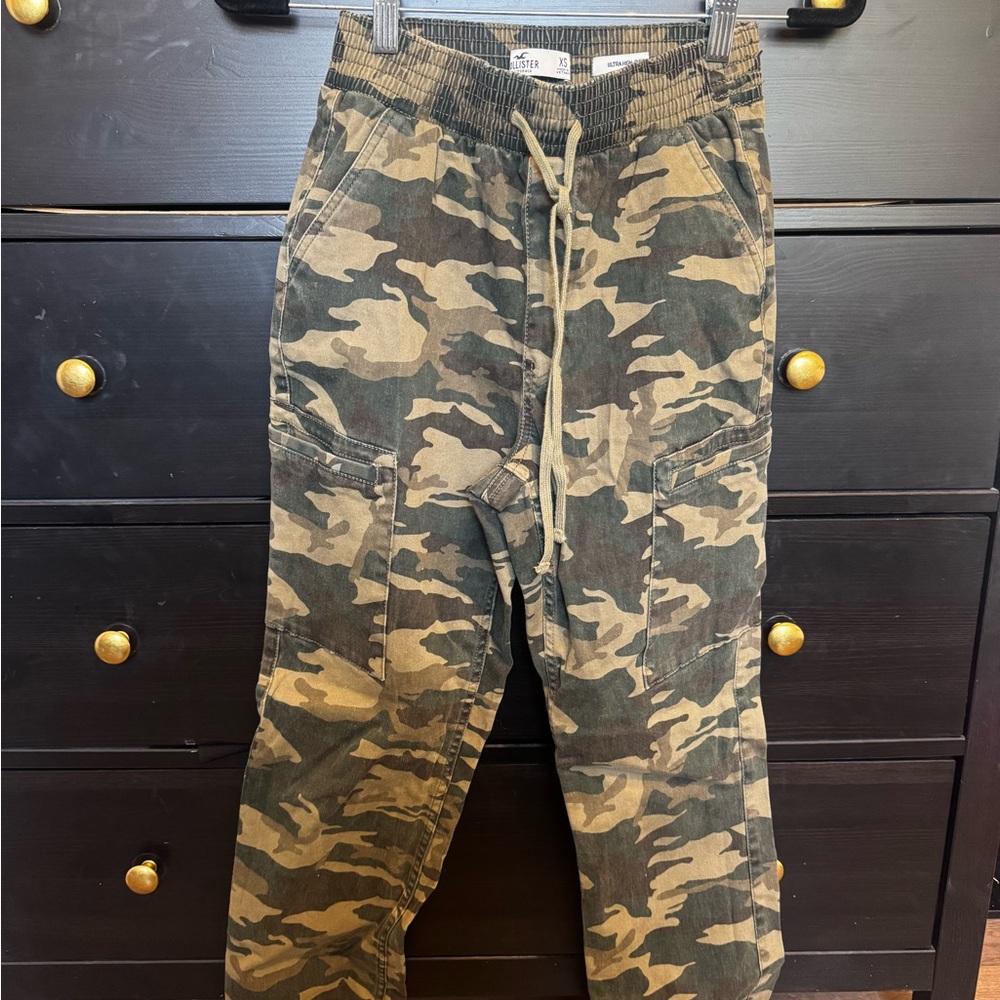 Hollister Camo Cargo Joggers